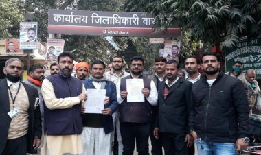 अखि‍लेश यादव पर FIR की मांग लेकर एसएसपी से मि‍लने पहुंचे वि‍श्‍व हि‍न्‍दू परि‍षद के नेता