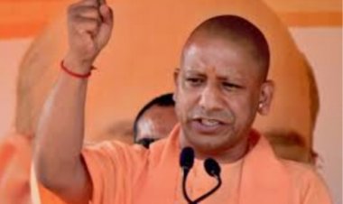 योगी का चला हंटर उत्तर प्रदेश में 15 आईएएस हुए इधर से उधर