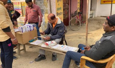 आयुष्मान कार्ड बनाने के नाम पर घर-घर जाकर ठगे 100-100 रुपए,