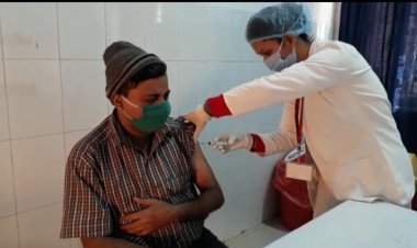 कोरोना वैक्सीन का तीसरा स्टेज लगना शुरू हुआ पंडित दीनदयाल उपाध्याय राजकीय चिकित्सालय में