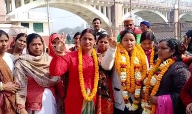 दूर व्यवस्थाओं से तंग आशा बहनों ने किया विरोध प्रदर्शन