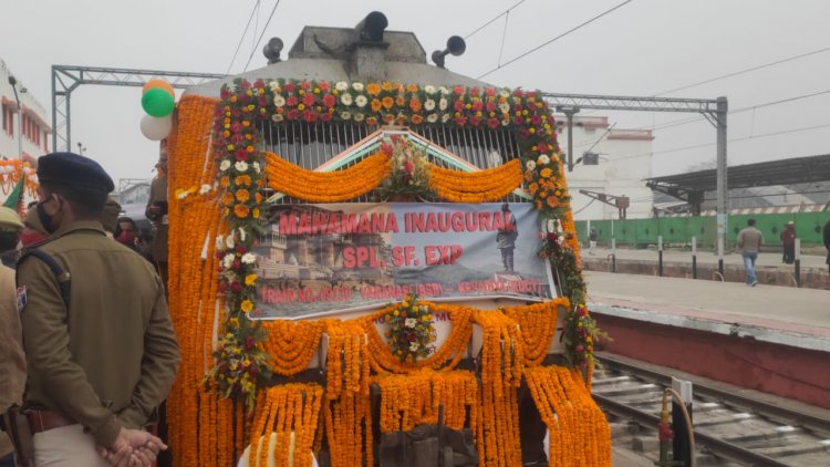 पीएम मोदी ने काशी केवड़िया  एक्सप्रेस ट्रेन का किया शुभारंभ