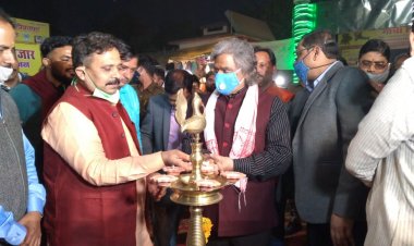 चौका घाट हस्तकला संकुल में आज मेले का किया गया आयोजन पहुंचे मंत्री रविंद्र जायसवाल, किया उद्घाटन