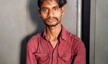 फ़िल्मी अंदाज में युवक ने सड़क पर भर दी लड़की की मांग