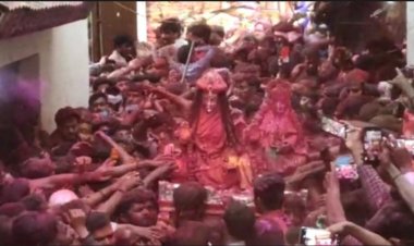 काशी नगरी में रंगभरी एकादशी के पर्व के साथ काशी में होली महापर्व का शुभारंभ,काशीपुराधिपति बाबा श्री काशी विश्वनाथ अपने अर्धांगिनी  मां गौरा का गौना