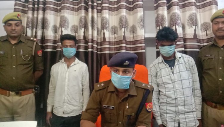 लालपुर पांडेपुर पुलिस ने चोरी के मोबाइल के साथ,दो अभियुक्तों को किया गिरफ्तार