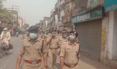 कोरोना के बढ़ते प्रकोप के बीच पुलिस उपायुक्त और सहायक पुलिस आयुक्त ने किया पैदल भ्रमण