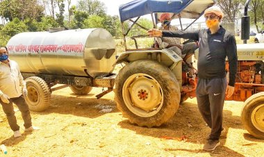 श्मशान घाट पर शव के साथ आए लोगों के पानी की व्यवस्था के लिए,भाजपा सभासद ने लगे हैंडपंप का किया रियलिटी चेक