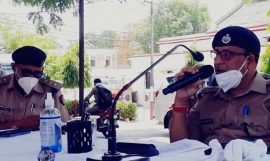 पुलिस अधीक्षक मीरजापुर द्वारा चतुर्थ चरण के त्रिस्तरीय पंचायत चुनाव, सोनभद्र ड्यूटी में लगे पुलिस बल..