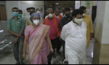 मंत्री रविंद्र जायसवाल ने किया आयुर्वेद कॉलेज,चौकाघाट में वैक्सीनेशन व ऑक्सीजन प्लांट का निरीक्षण