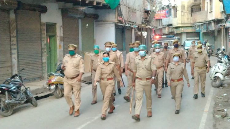 पुलिस कमिश्नर ए. सतीश गणेश के निर्देशन पर समस्त वाराणसी में पुलिस ने किया शक्ति प्रदर्शन..