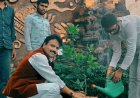 मुख्यमंत्री योगी आदित्यनाथ के जन्मदिन पर गंगा तट पर रोपे गए रुद्राक्ष सहित अन्य पौधे, बाबा विश्वनाथ से की गई दीर्घायु होने की कामना...