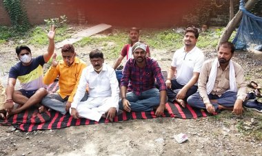 कोयला डिपो के खिलाफ दिया धरना...