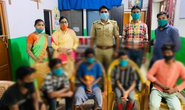 मजदूरी कर रहे नाबालिग लड़कों को पुलिस ने कराया मुक्त...