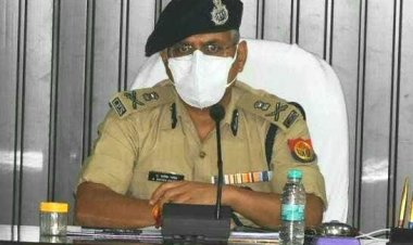 अधीनस्थों संग पुलिस कमिश्नर की बैठक, त्यौहारों को लेकर हुई चर्चा...
