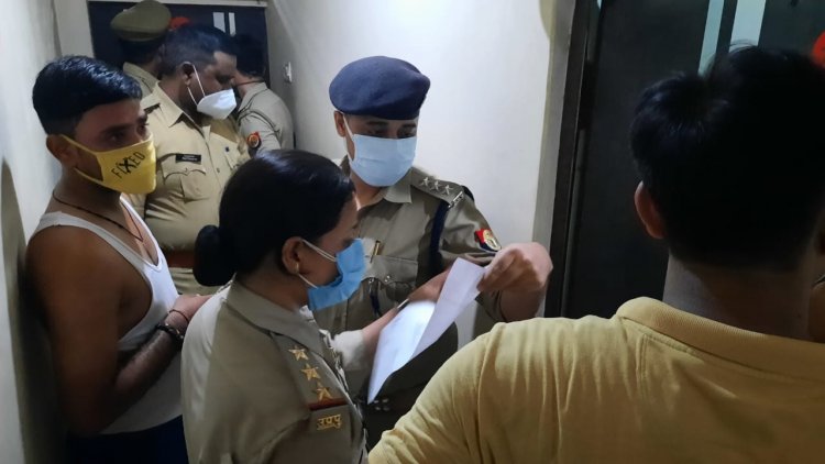 देर रात होटलों में पुलिस का चला चेकिंग अभियान...