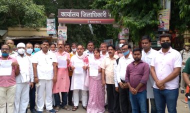 स्वतंत्रा सेनानी के परिजनों पर मुकदमा लिखने के खिलाफ कांग्रेस ने दिया राज्यपाल को पत्रक...