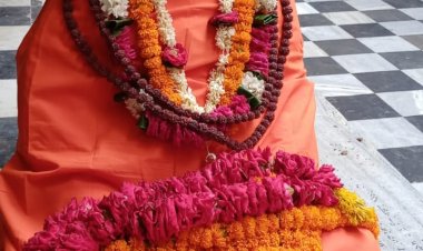 नहीं रहे अन्नपूर्णा मंदिर के महंत रामेश्वरपुरी, महमूरगंज स्थित निजी अस्पताल में ली अंतिम सांस...