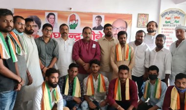 वाराणसी युवा कांग्रेस सोशल मीडिया के नवनियुक्त पदाधिकारियों की हुई बैठक...