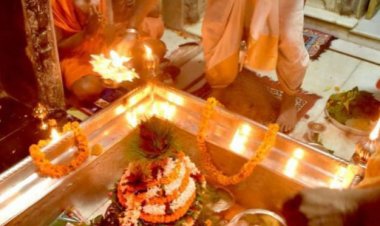 भक्तों से पटी काशी,गूंज रहा हर हर महादेव...