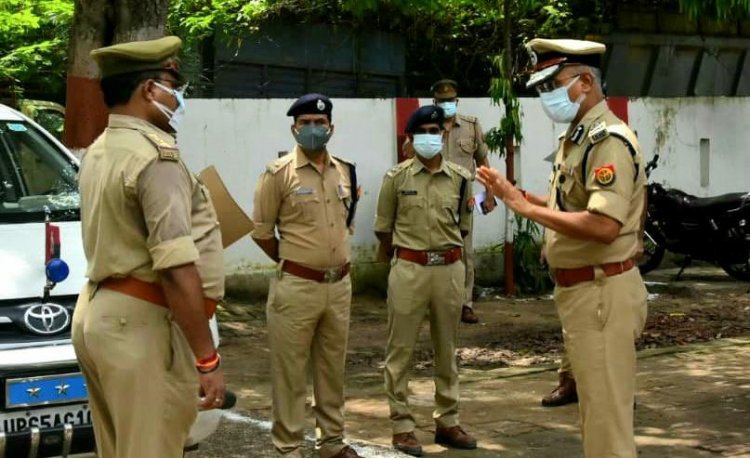 पुलिस कमिश्नर के निरीक्षण के बाद थाना प्रभारी लाइन हाजिर...