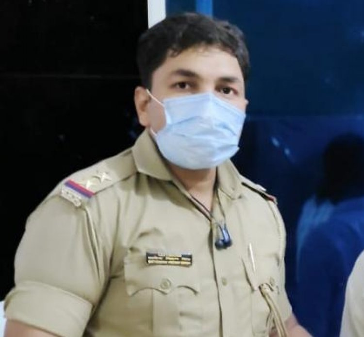 फरार अभियुक्त से पुलिस की मुठभेड़,  पैर में लगी गोली...