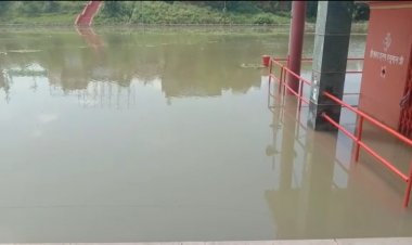 गंगा का जलस्तर चेतावनी बिंदु के पार, पलायन शुरू...