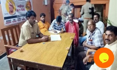 महावीरी झंडा निकलने हेतु स्थानीय थाने पर समिति के पदाधिकारियों द्वारा हुई बैठक...