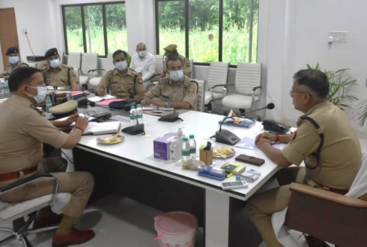 पुलिस कमिश्नर ने की समीक्षा बैठक बोले बदमाशों पर हो प्रभावी कार्रवाई...