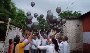 विश्वकर्मा महासभा ने सरकार की हठधर्मिता के खिलाफ काले गुब्बारे छोड़कर जताया आक्रोश...