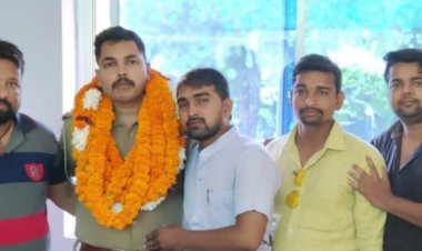 काफी भावुक रहा थाना प्रभारी सत्येंद्र सिंह का विदाई समारोह, सबकी आंखों में आ गया आशु