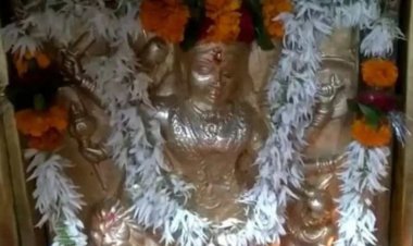 नवरात्रि के छठे दिन भक्त कर रहे  माता कात्यायनी के दर्शन...