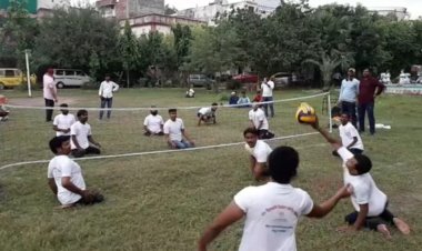 सी एम एंग्लो  बंगाली के माध्यम से सिटिंग बाॅलीबाॅल हुआ खेल प्रतियोगिता