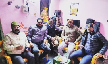 माता के निधन पर, घर जाकर कहार समाज के वरिष्ठ लोगों ने जताया शोक