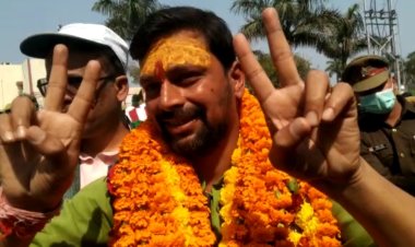 AIMIM शहर उत्तरी विधानसभा प्रत्याशी हरीश मिश्रा ने किया नामांकन