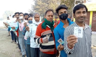 शांतिपूर्ण माहौल में चल रहा मतदान, बूथों पर लगी लाइन...