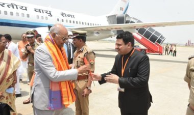 बनारस पहुंचे राष्ट्रपति, राज्यपाल ने की अगुवानी...