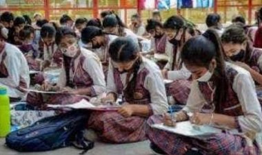 स्कूल टाइम के दौरान यूनिफॉर्म में सार्वजनिक स्थानों पर टाइम स्पेंड नहीं कर पाएंगे स्टूडेंट्स, आयोग ने दिया आदेश