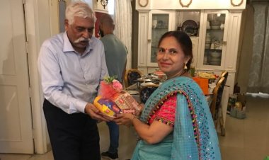 प्रभा उपाध्याय ने जनरल जीडी बक्शी साहब ( रक्षा विशेषज्ञ) से मुलाकात कर उनको राखी बांधा...