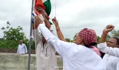 सर्वोदय बाल विद्या मंदिर में किया गया ध्वजारोहण...