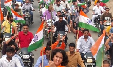 डॉ पराग शर्मा ,प्रदेश अध्यक्ष, चिकित्सा प्रकोष्ठ (जय भारत मंच, उत्तर प्रदेश) के नेतृत्व में निकला  विशाल जुलूस....