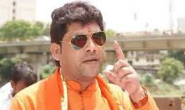 हिंदूवादी नेता अरुण पाठक के घर कुर्की की नोटिस चस्पा...