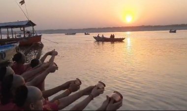 काशी के घाटों पर सूर्य नमस्कार,इस अनोखे अंदाज में हुआ हिन्दू नव वर्ष का आगाज