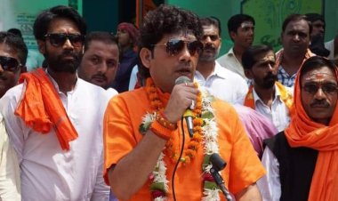 कावड़ियों के मार्ग पर दुकानदारों के नाम लिखने के आदेश का काशी के संतो और हिंदूवादी संगठनों ने किया समर्थन