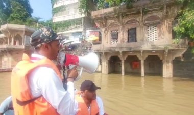 वाराणसी में बाढ़ का कहर,विकराल रूप में मां गंगा डूबे घाट बढ़ी ऑफत