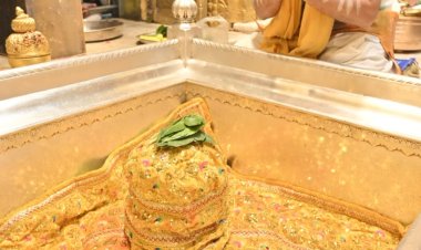 बाबा विश्वनाथ को लगी ठंड!मखमली रजाई ओढ़े तस्वीरे आई सामने जाने मामला