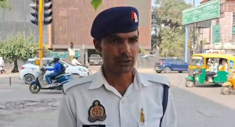 Varanasi:वाराणसी की सड़कों पर ट्रैफिक सिपाही की अग्निपरीक्षा!44 डिग्री तापमान में भी कर रहें ड्यूटी