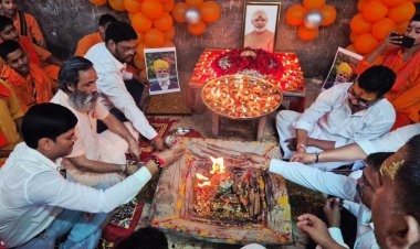 PM Modi Birthday:कहीं चढ़ी 75 मीटर लम्बी चुनरी,तो कहीं 75 किलो का केक,Varanasi में ऐसे मना पीएम का बर्थडे