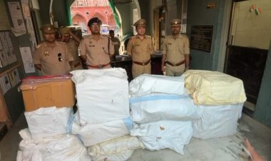 Varanasi:दिवाली से पहले वाराणसी के इस इलाके में हर वक्त मंडराता है खतरा, बन जाता है बारूद का जखीरा