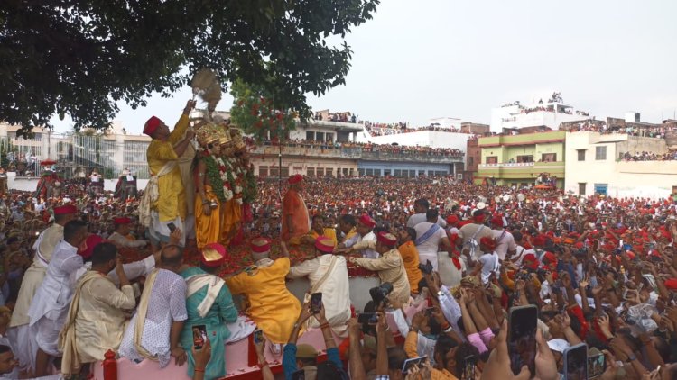 Varanasi Bharat Milap:482 साल पुराने भरत मिलाप पर आसमान से रखी जाएगी नजर,जुटती है इतनी भीड़ उड़ जाएंगे होश